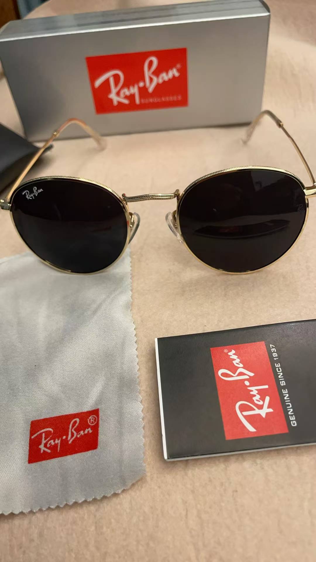 Design USA sunglasses for  Women and men R-B3447