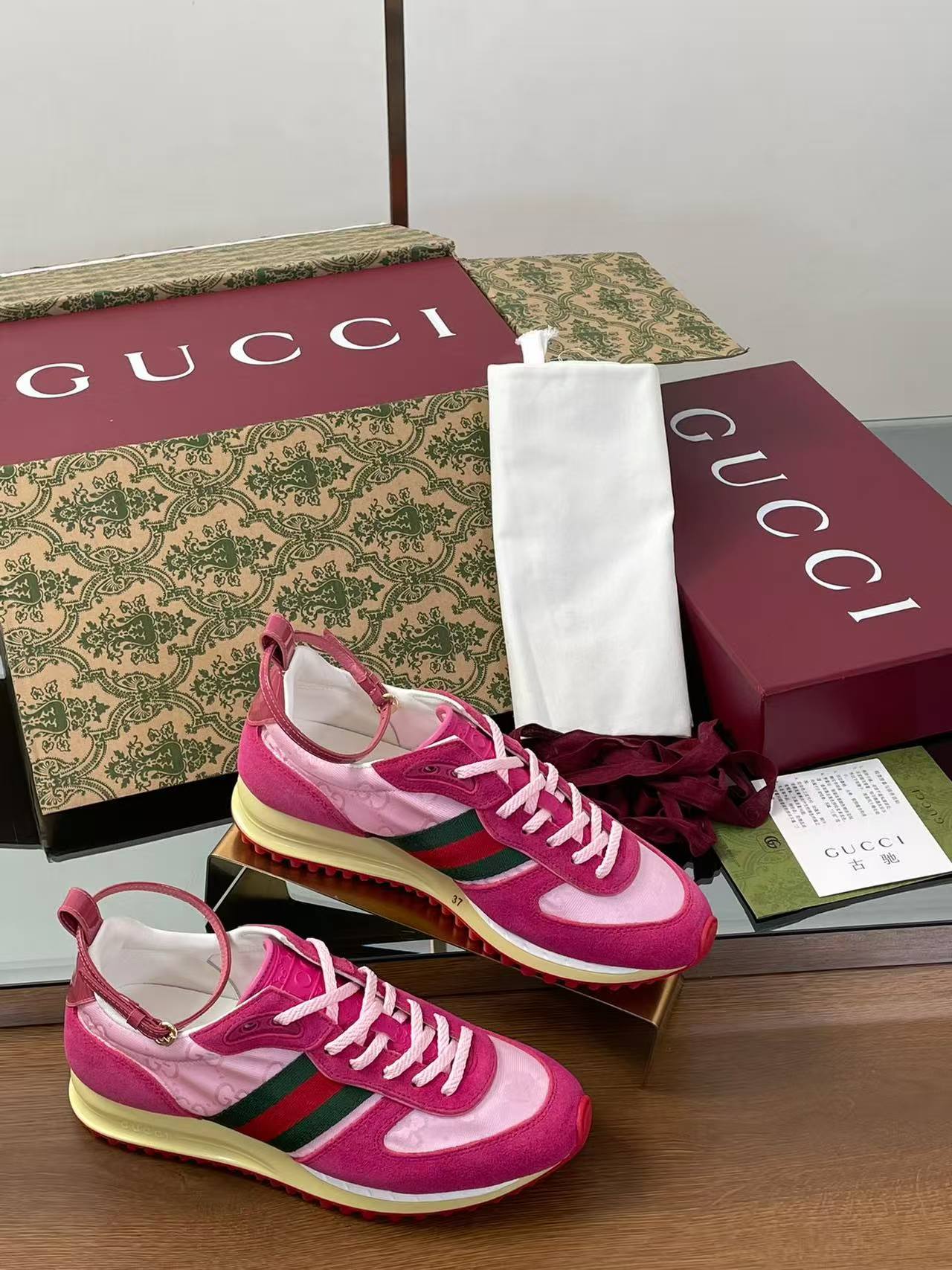 Custom luxury bags for women and  snekaer shoes