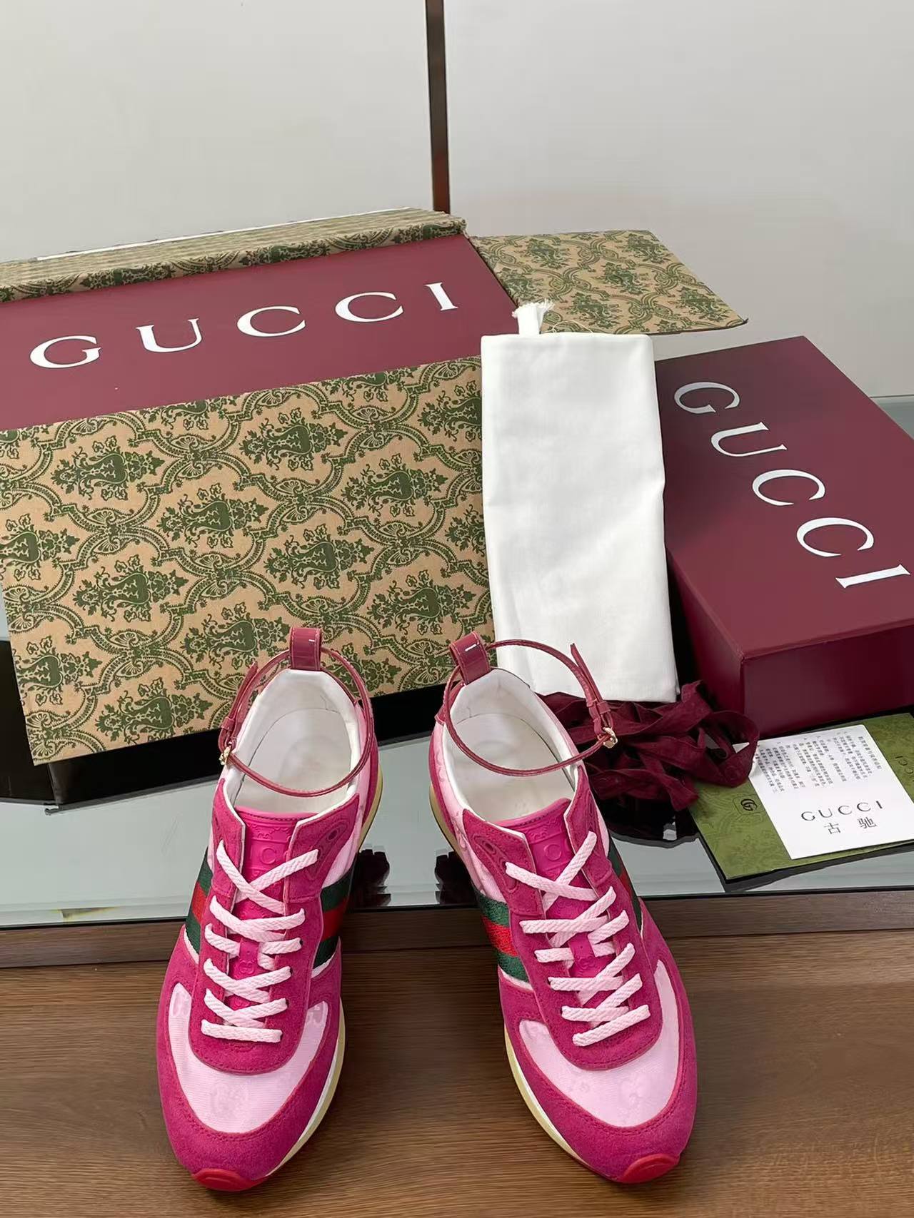 Custom luxury bags for women and  snekaer shoes