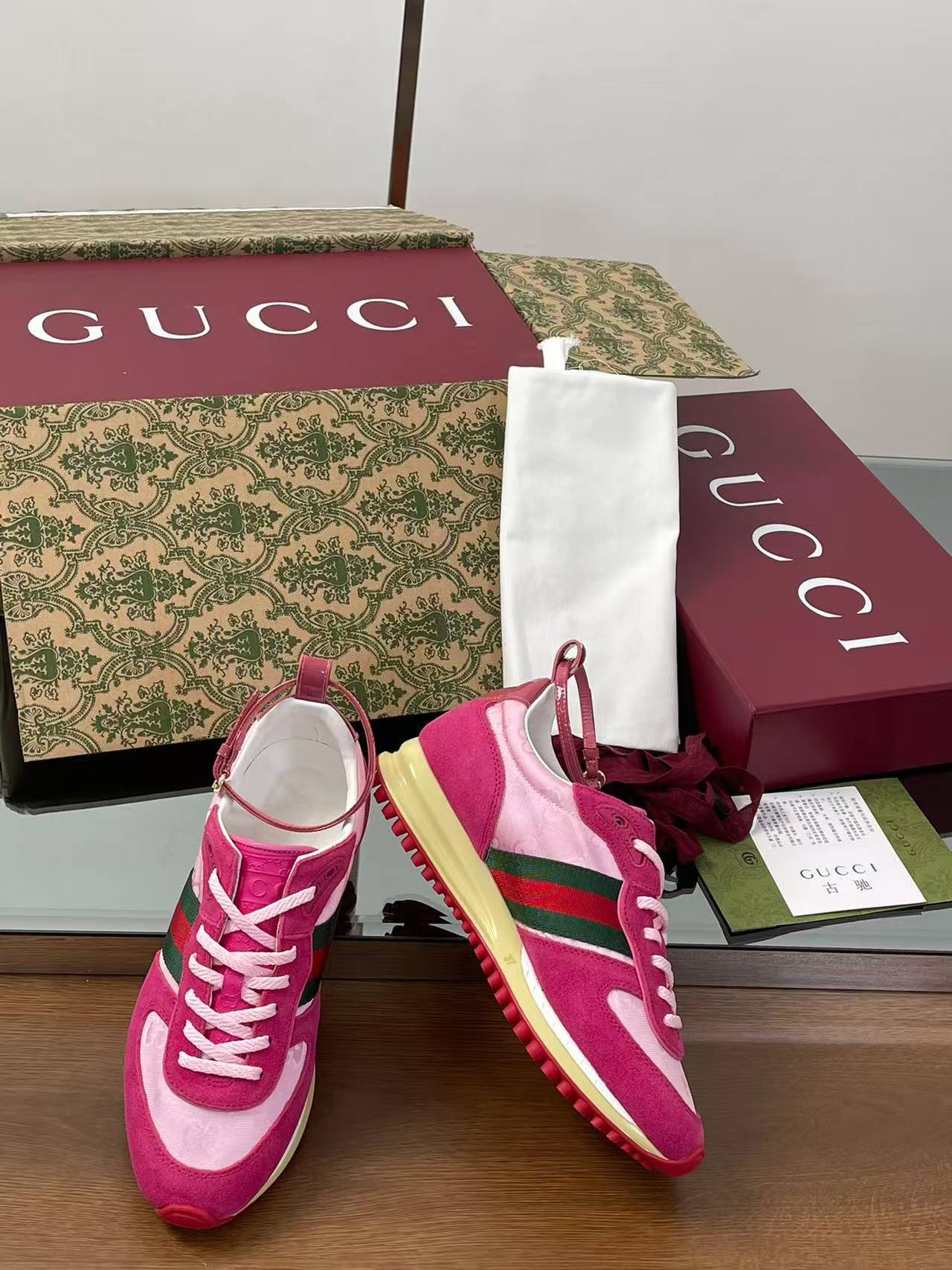 Custom luxury bags for women and  snekaer shoes