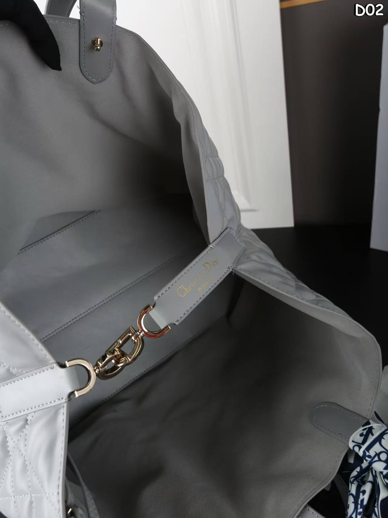 Custom luxury bags for women Dio