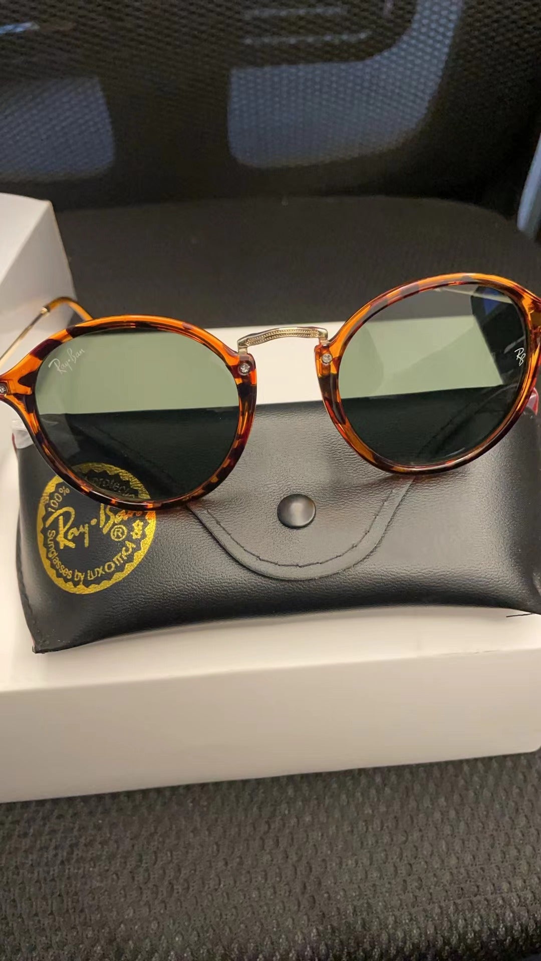 Design USA sunglasses for  Women and men R-B2447