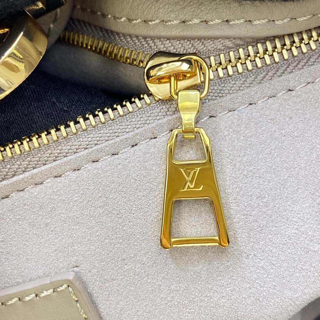 ESMEE OnMySide PM Shoulder Bag - LUV 407