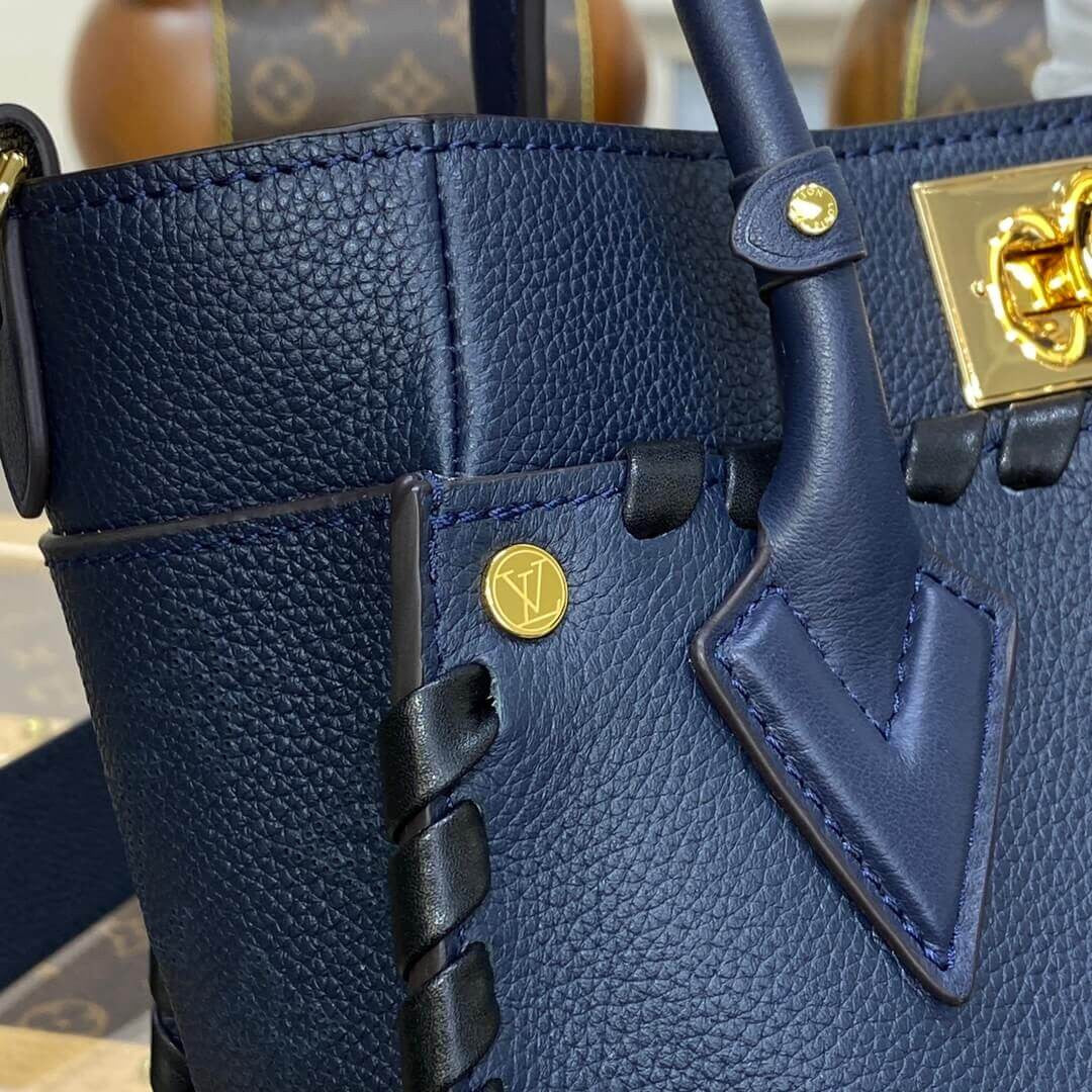 ESMEE OnMySide PM Shoulder Bag - LUV 410