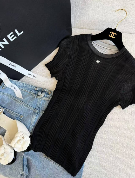 Design USA Customized luxury T-shirts and sunglasses