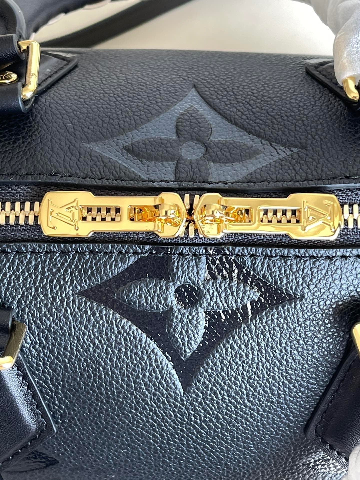 ESMEE - Top Quality Bags LUV 385