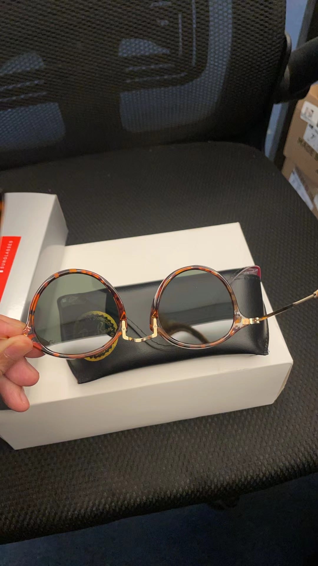 Design USA sunglasses for  Women and men R-B2447