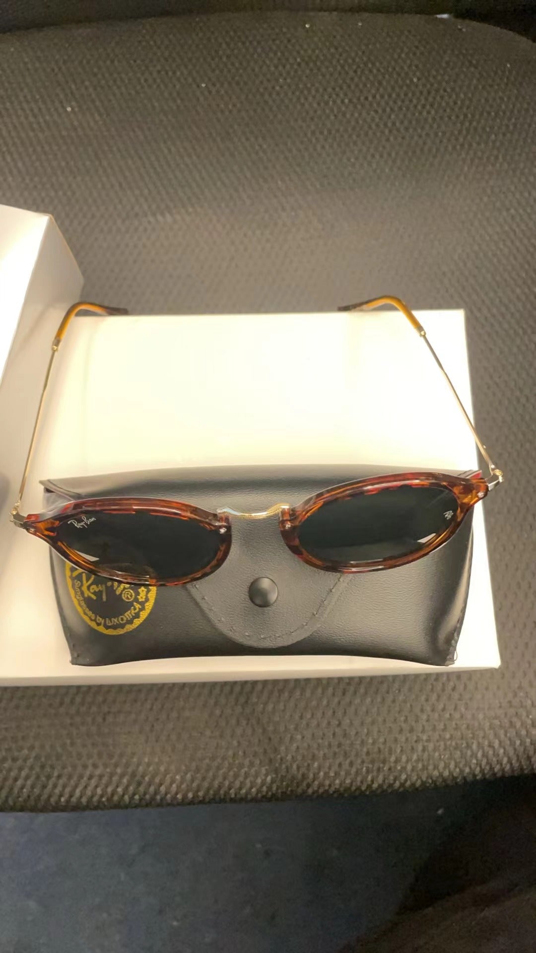 Design USA sunglasses for  Women and men R-B2447