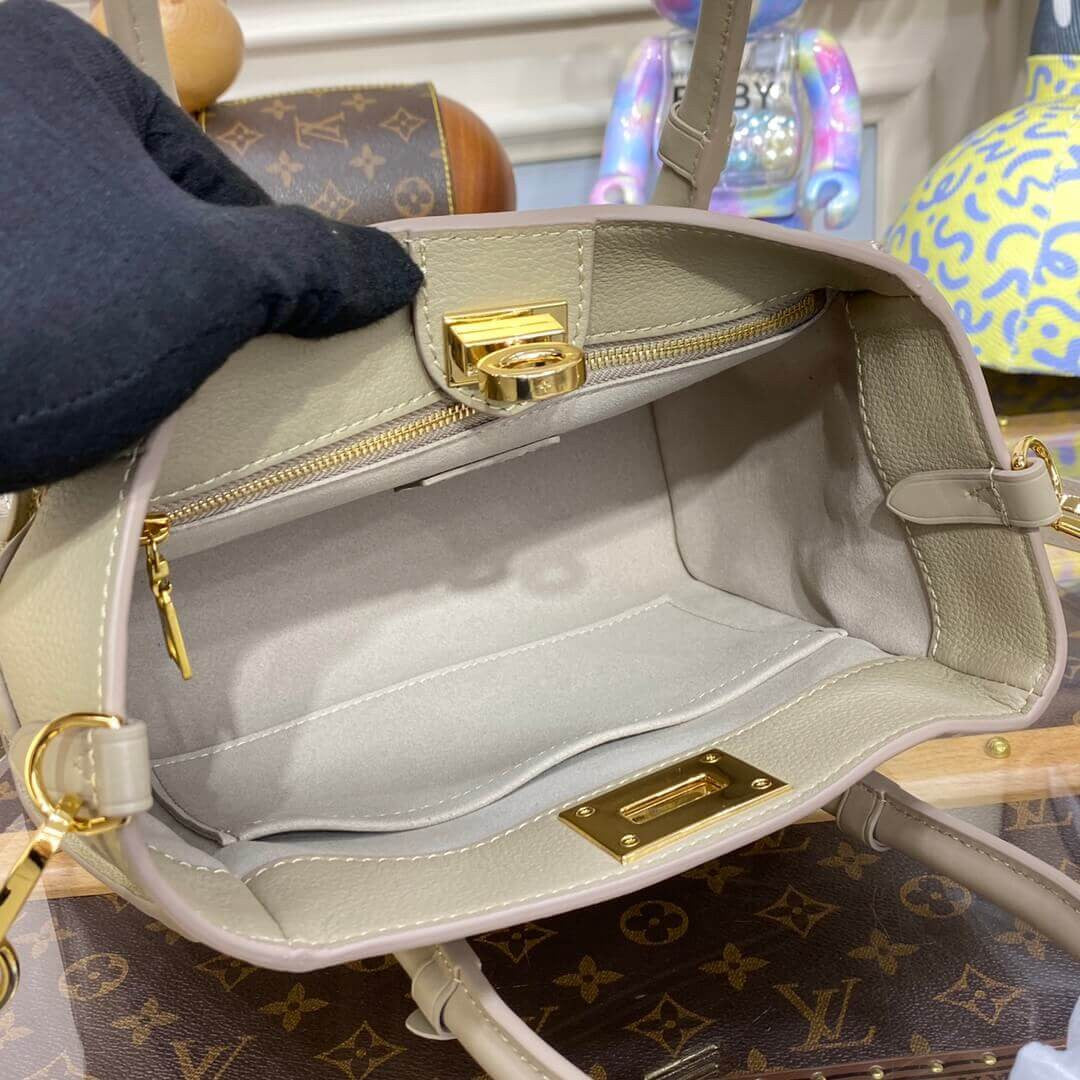 ESMEE OnMySide PM Shoulder Bag - LUV 407